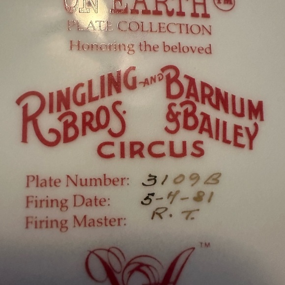 Vintage Ringling Bros & Barnum and Bailey Circus "Clowns" Plate (P9) - Picture 7 of 8